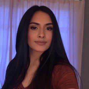 Meet your Posher, Cynthia